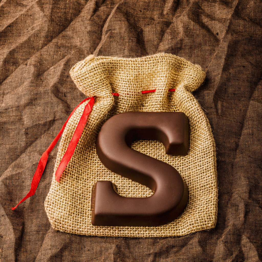 Chocolade letter puur in jute zakje